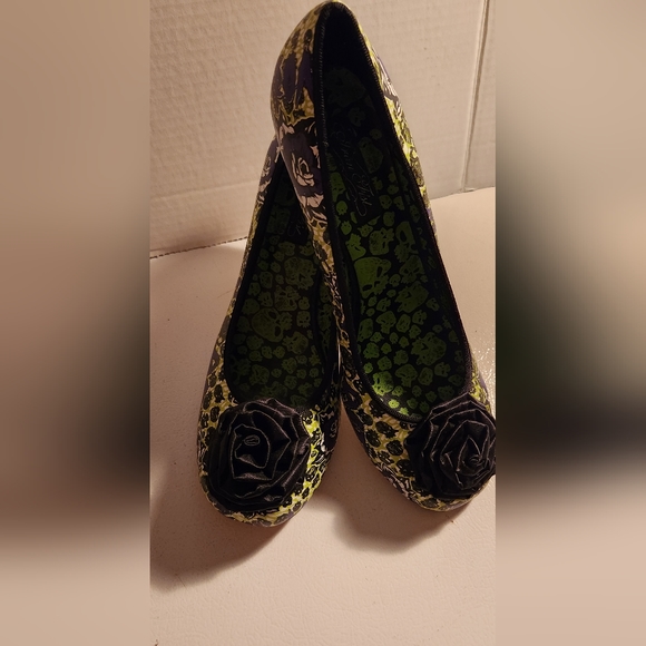 Iron Fist Skulls and Roses - Picture 2 of 7